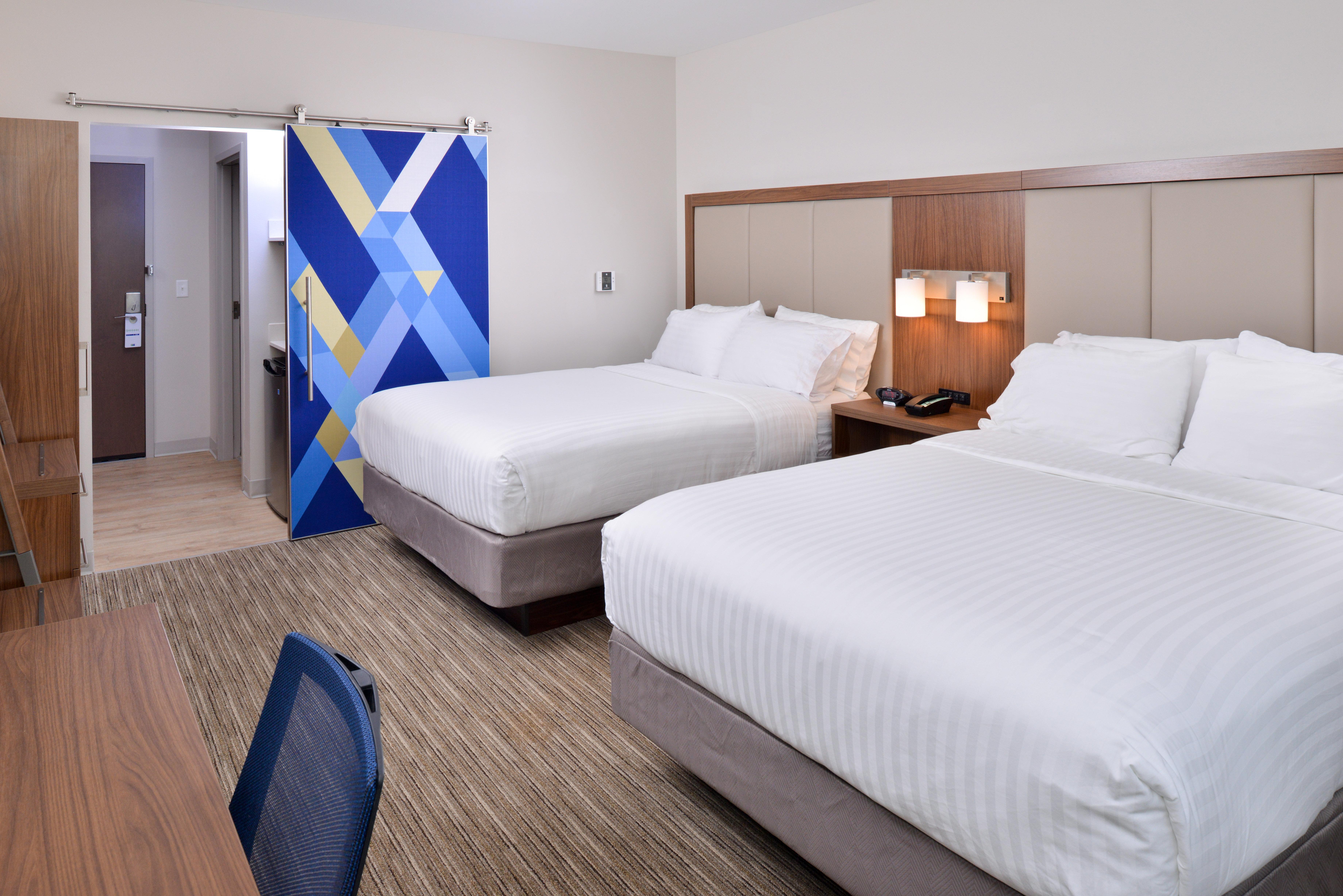 Holiday Inn Express&Suites Madison Exterior foto
